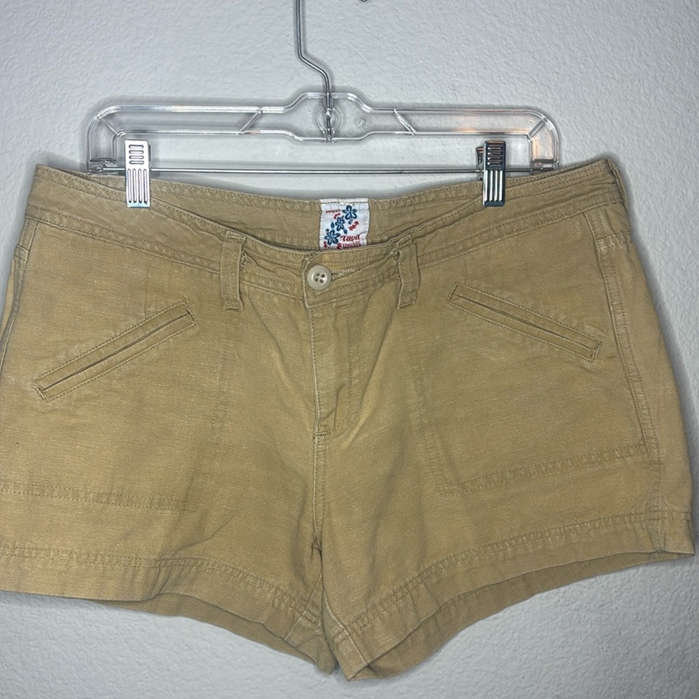 Tan Casual Low - Utility Shorts Size 12 Summer Hawaiian Embroidered